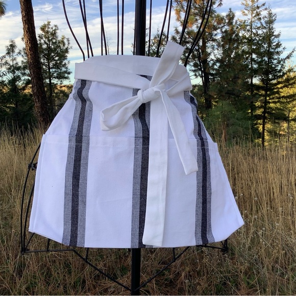 New POCKET White black stripe apron Teacher Vendor Waiter Workshop Kitchen Apron - Picture 7 of 8
